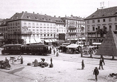 中央広場（Marktplatz）；1906年　Copyright (C) Stadtarchiv Karlsruhe 8/PBS o XIVb 186